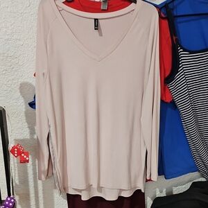 Chic V-Neck Long Sleeve Top in Light Pink